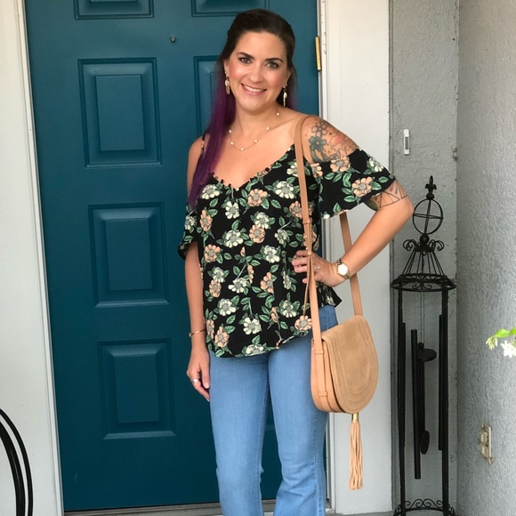 🌸Meet your Posher 💜Jamie✌🏼 - Picture 1 of 1